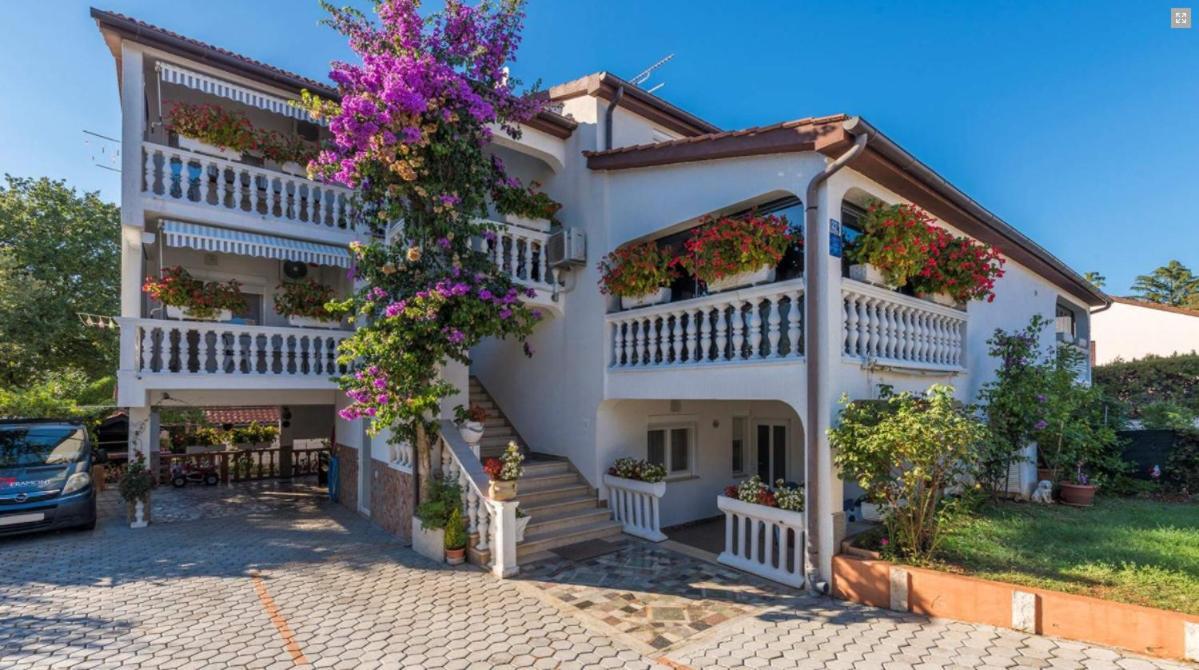 House Lucija Apartment Пореч Екстериор снимка